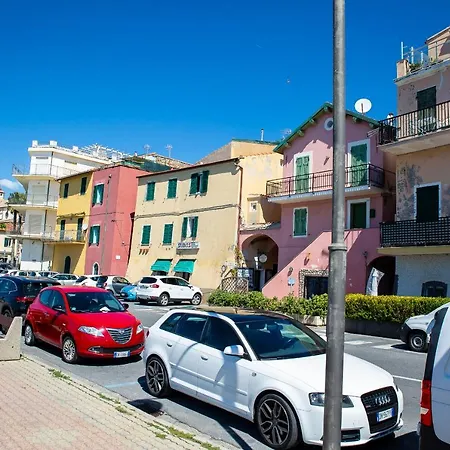 La Casa Di Tina A 20 Metri Dal Mare Appartement