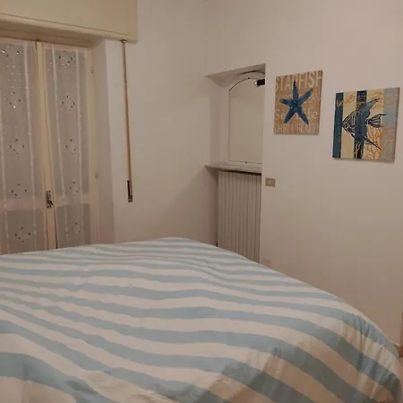 La Casa Di Tina A 20 Metri Dal Mare Апартаменты *