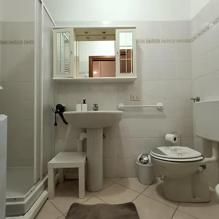 La Casa Di Tina A 20 Metri Dal Mare Апартаменты *