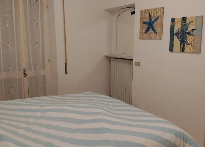 La Casa Di Tina A 20 Metri Dal Mare Apartmán *
